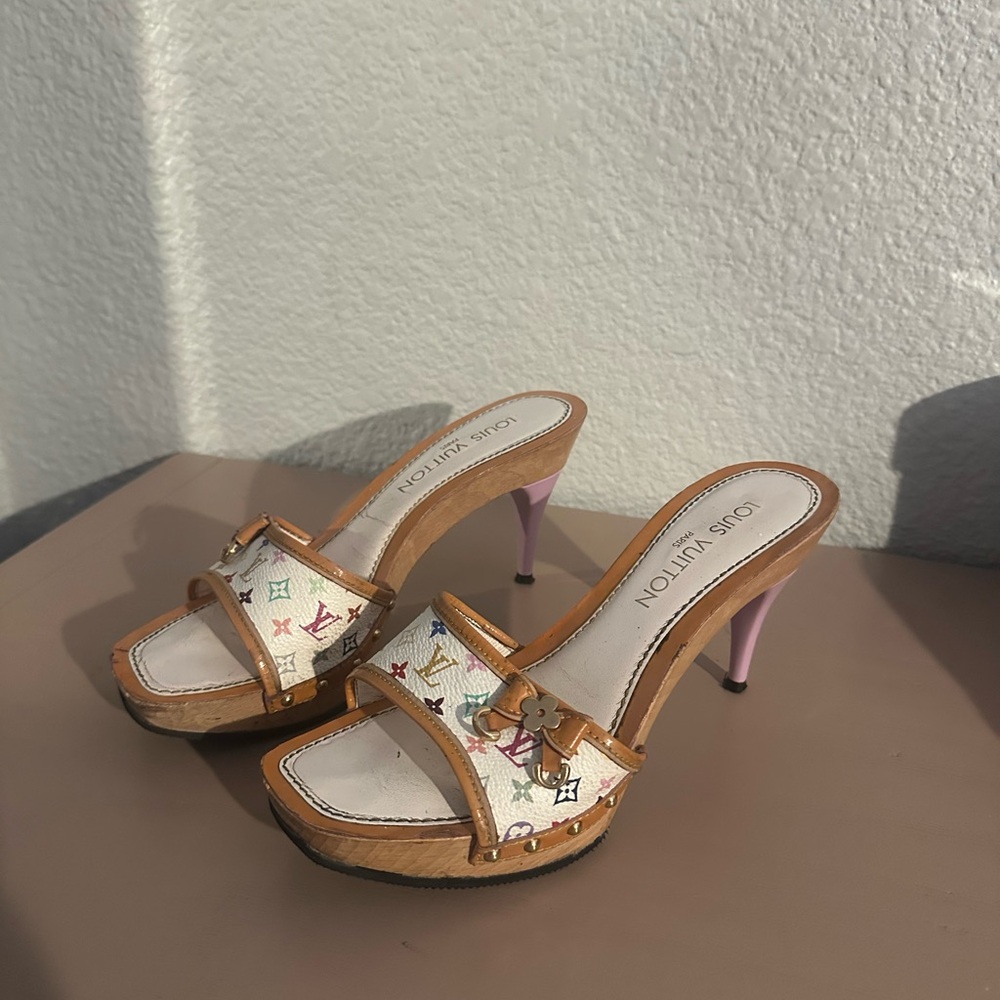 Louis Vuitton Women's Tan and Pink Heels